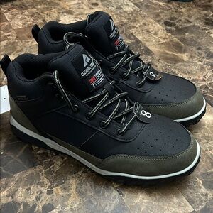 NEW 🆕 Ozark Trail Men’s Waterproof Black and Olive Hiking Boots size 8 with tags